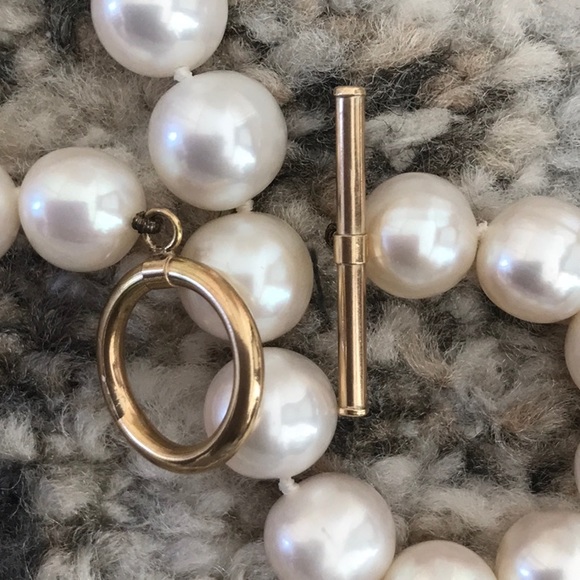 CONVERTIBLE String of Pearls - Necklace/Bracelet - Elegant & Classic Gold Clasp! - Picture 8 of 12